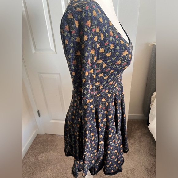 Urban Outfitters Bell Sleeved Dress, Size XS - Picture 5 of 6